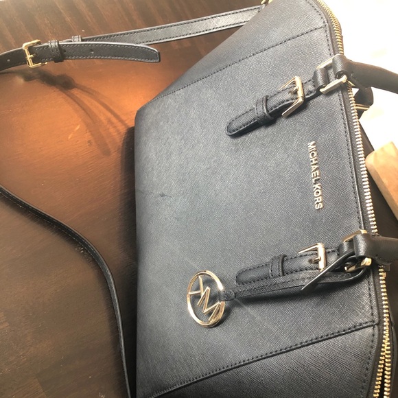 Mk black large satchel- - Picture 2 of 2